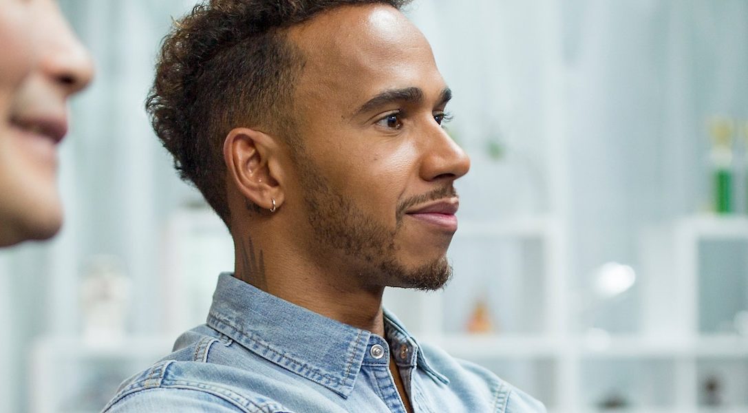 Lewis Hamilton dispensa consigli di gioco per Gran Turismo Sport