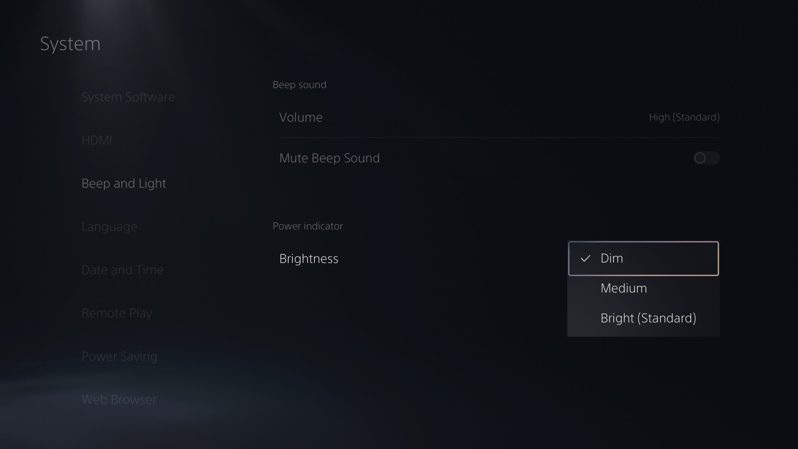 Istantanea della schermata dell'interfaccia utente di PS5 che mostra le opzioni di luminosità della spia di accensione della console PS5